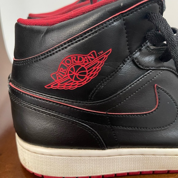 RARE Nike Air Jordan 1 Retro Mid Black Red White Bred main image 5